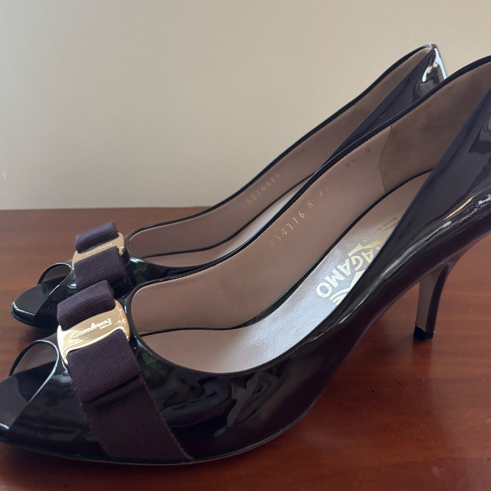Salvatore Ferragamo Pola Patent Leather Peep Toe Pumps size 9 1/2